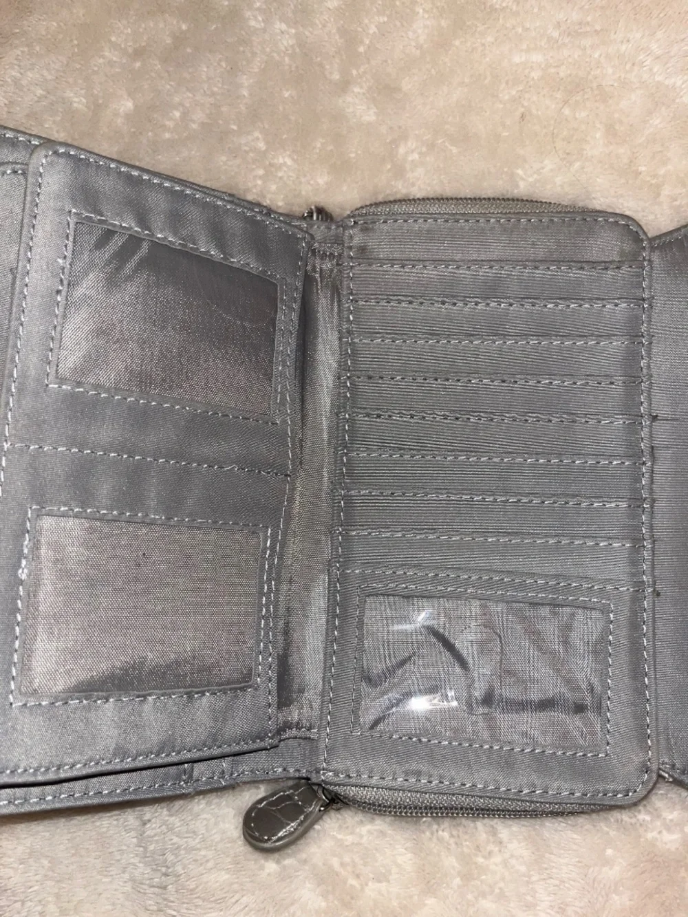 N/A wallet silver